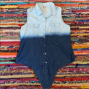 Mel & Mo button down top that ties at the bottom